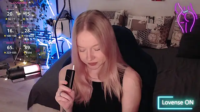 Snapshot of lissallor_ chatting on October 8, 6:12 pm lissallor  online show from October 8, 6:12 pm