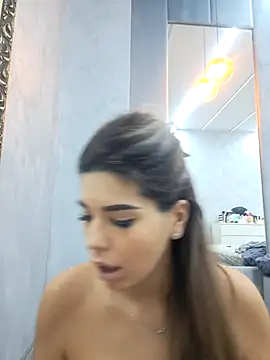 Bella Posh online show from October 28, 5:46 am