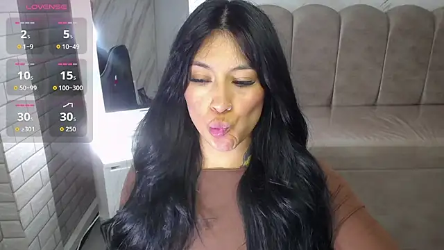 Isabella Collen v online show from February 9, 8:00 pm