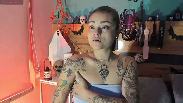 ChloeAllennn online show from October 28, 11:49 am