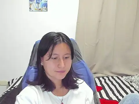 Snapshot of xoxo_kiitty chatting on October 2, 3:44 am xoxo kiitty online show from October 2, 3:44 am