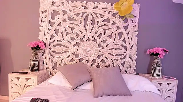 AnnieGibbyns online show from March 22, 8:15 pm