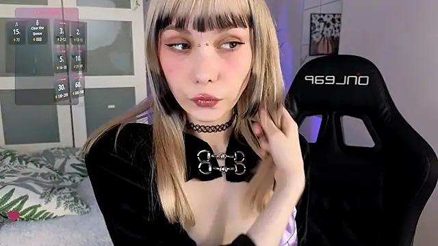 Cherry Bite online show from November 10, 9:10 pm