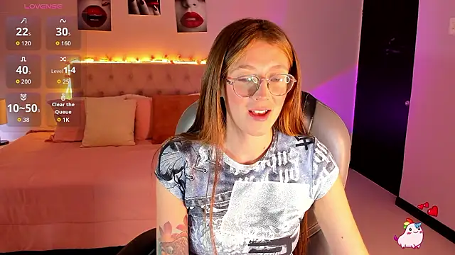 Emily Warren  online show from March 13, 8:32 pm