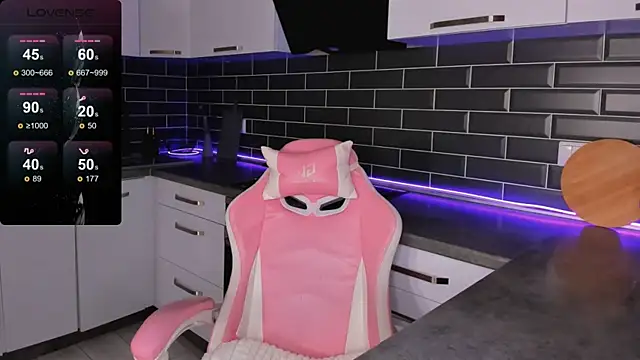 EmmaVictori1 online show from October 31, 9:02 am