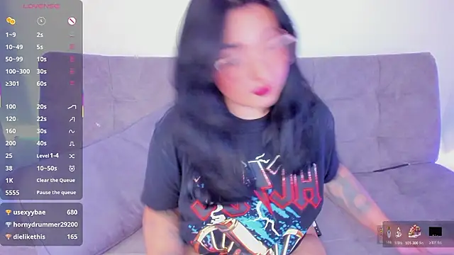 Curvybaddie99 online show from February 2, 6:07 pm