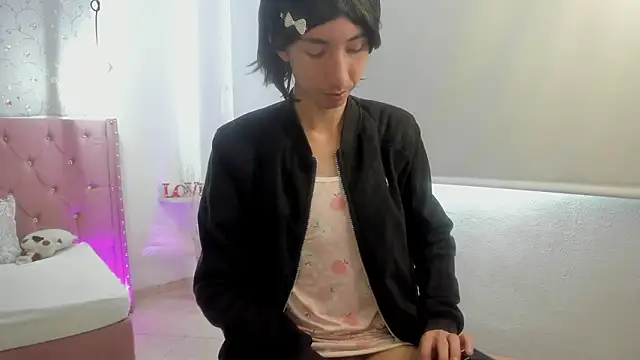 loverisu-coral online show from March 4, 6:58 pm