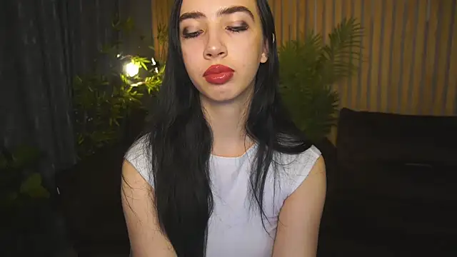 WildKittenX  online show from October 23, 5:46 am