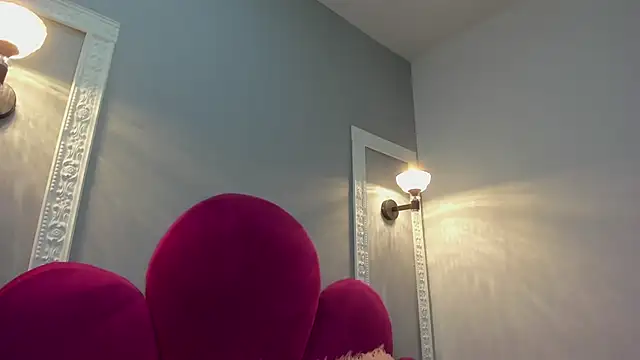 Bonniie 22 online show from December 5, 3:46 pm