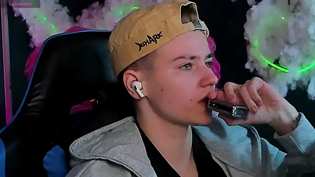 Jean Wilsons online show from April 22, 11:07 am