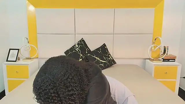 Qeen blackk online show from October 27, 8:25 pm