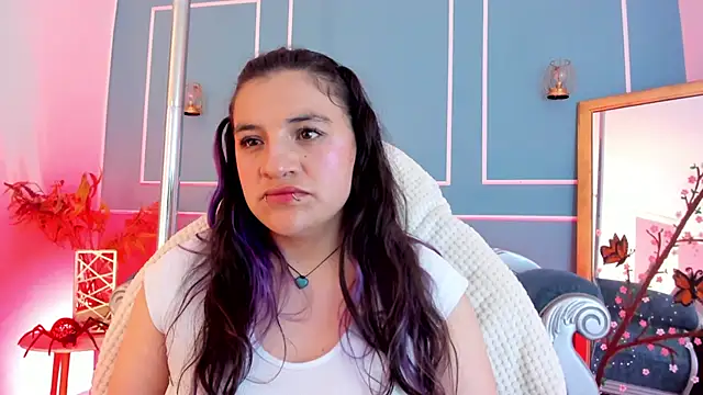 TaraTaylorr online show from April 10, 8:09 am