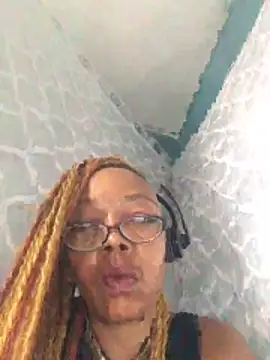 Ladyzee25 online show from October 27, 3:40 pm