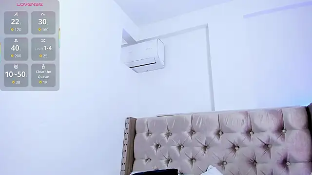 ArianaaGrace online show from March 21, 2:22 pm