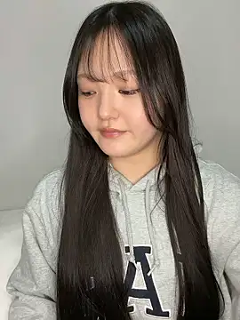 MinaKubo online show from May 3, 11:02 am