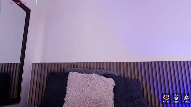 Annie paradise17 online show from April 13, 11:38 pm