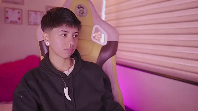 tommy blue online show from February 18, 12:37 pm