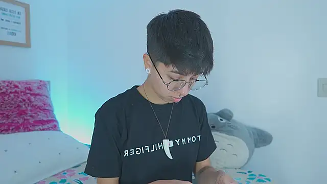 tommy blue online show from October 21, 2:10 pm