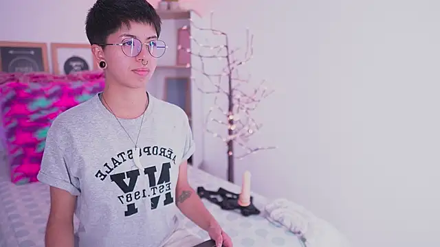 tommy blue online show from September 12, 1:39 am