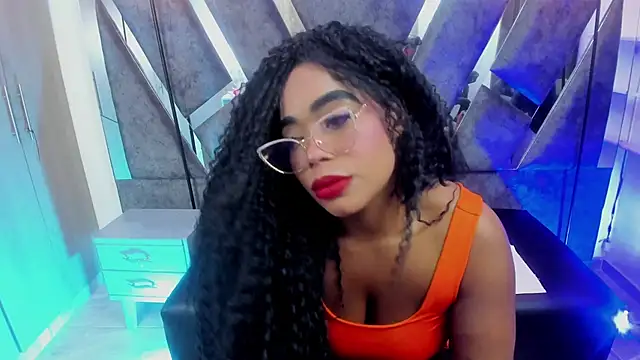 Snapshot of CandyMartinez_ chatting on October 4, 8:24 pm CandyMartinez online show from October 4, 8:24 pm