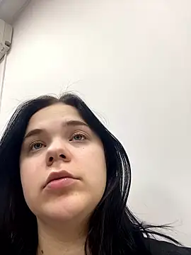 Eliss Shyyo online show from January 15, 7:47 am