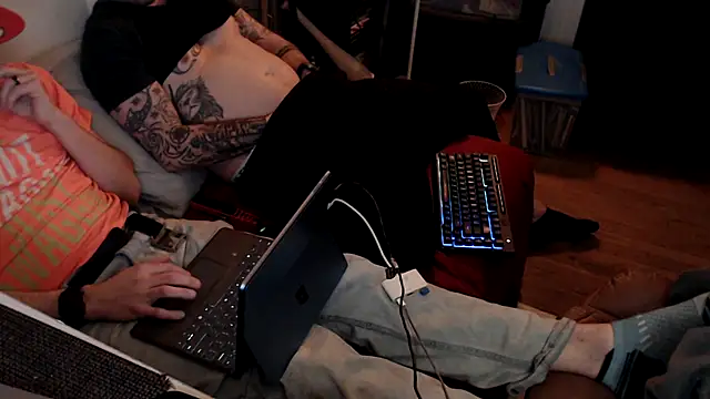 weknowourworth6999 online show from January 9, 7:35 am