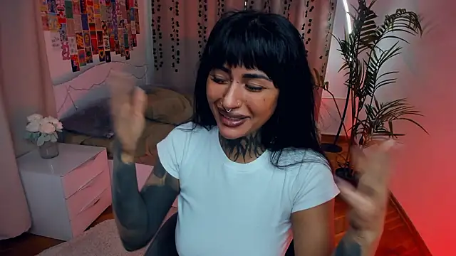 CharimgSabrina online show from February 19, 6:24 am