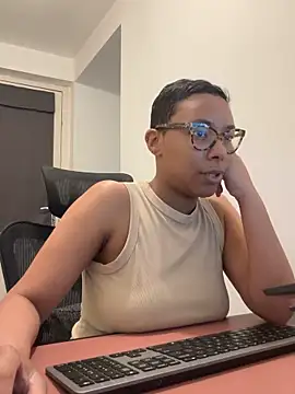 Melia Rayne online show from April 2, 10:24 am