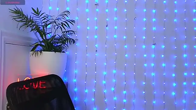 neferutt online show from January 8, 5:06 pm