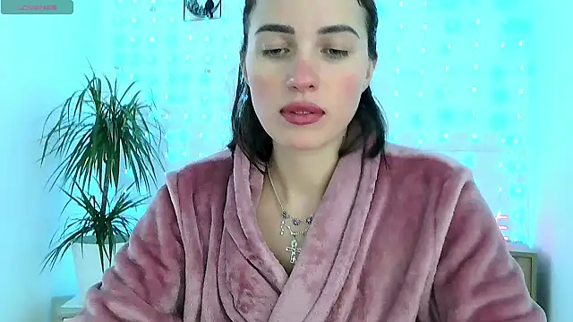 neferutt online show from November 22, 1:14 pm