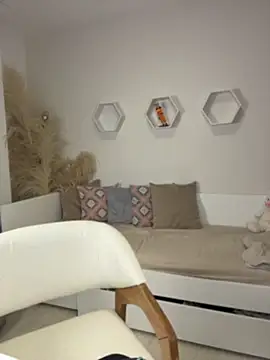 ValentinaMilann online show from June 6, 12:50 am