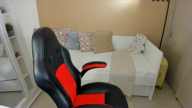 ValentinaMilann online show from November 29, 12:03 am