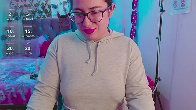 Snapshot of Anny__cute chatting on October 11, 12:30 pm Anny cute online show from October 11, 12:30 pm