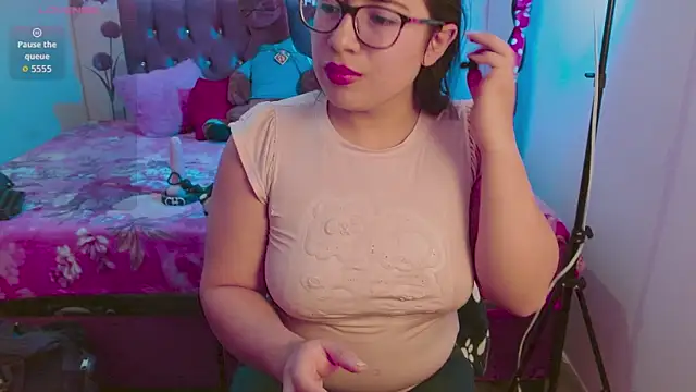 Snapshot of Anny__cute chatting on October 5, 8:14 pm Anny cute online show from October 5, 8:14 pm