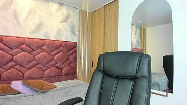 elaia muller  online show from October 14, 8:22 pm