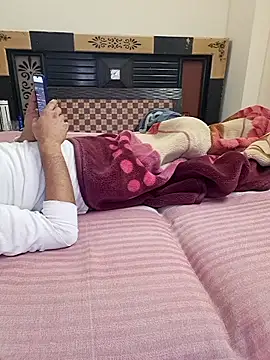 Cute-Zarina online show from December 13, 7:53 pm