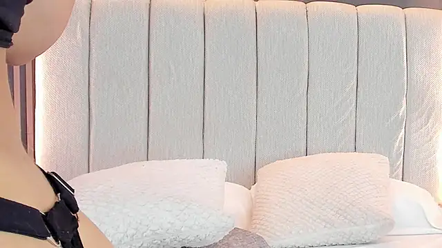 GiannaColling1 online show from October 28, 7:52 pm