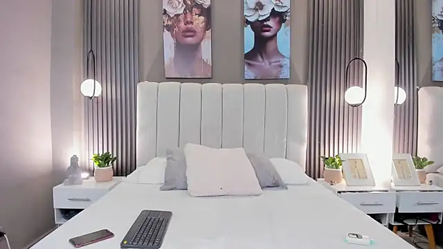 GiannaColling1 online show from December 3, 10:01 pm