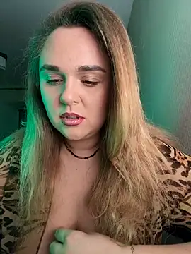 Juicy PeachLux online show from September 9, 2:06 pm