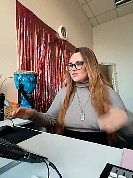 Juicy PeachLux online show from November 26, 5:52 am