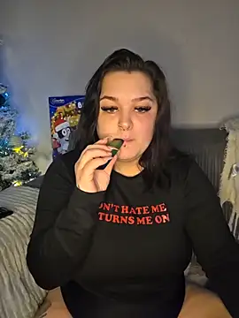 Saucy-Serenity online show from December 1, 9:39 pm