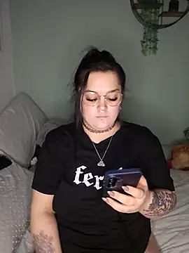 Saucy-Serenity online show from February 24, 9:02 pm