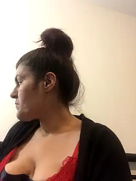 Curvy-Essex-Milf online show from October 12, 7:16 pm