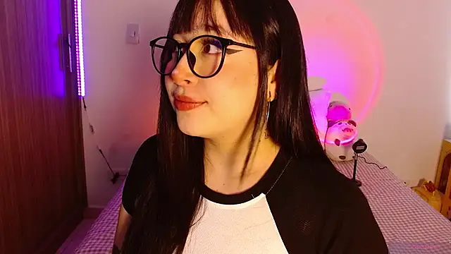 Oliviargf online show from April 13, 12:17 pm