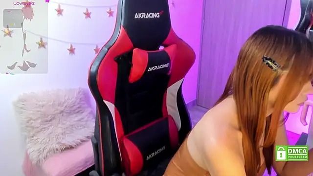 LindaSilverstone online show from April 2, 1:58 am