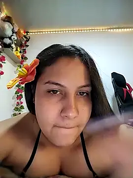 esmeralda jadees online show from April 6, 7:59 pm