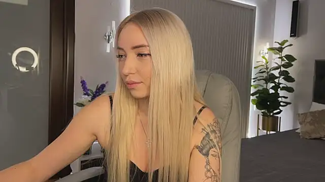 OhMyEmma online show from January 14, 1:21 am