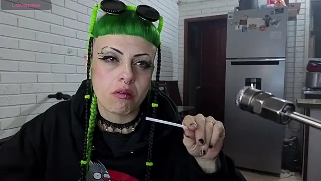 freyaa sorcerees online show from October 7, 3:44 am