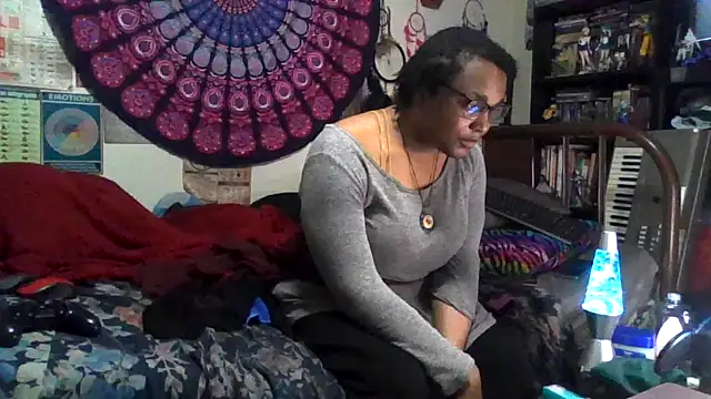 GardeniaFields online show from November 16, 6:59 am