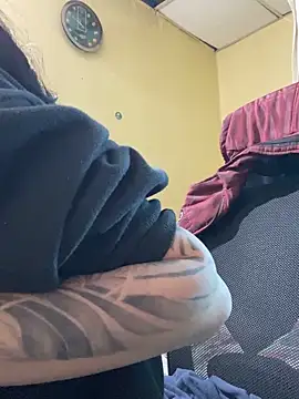 Snapshot of val_zx chatting on September 18, 6:39 pm val zx online show from September 18, 6:39 pm